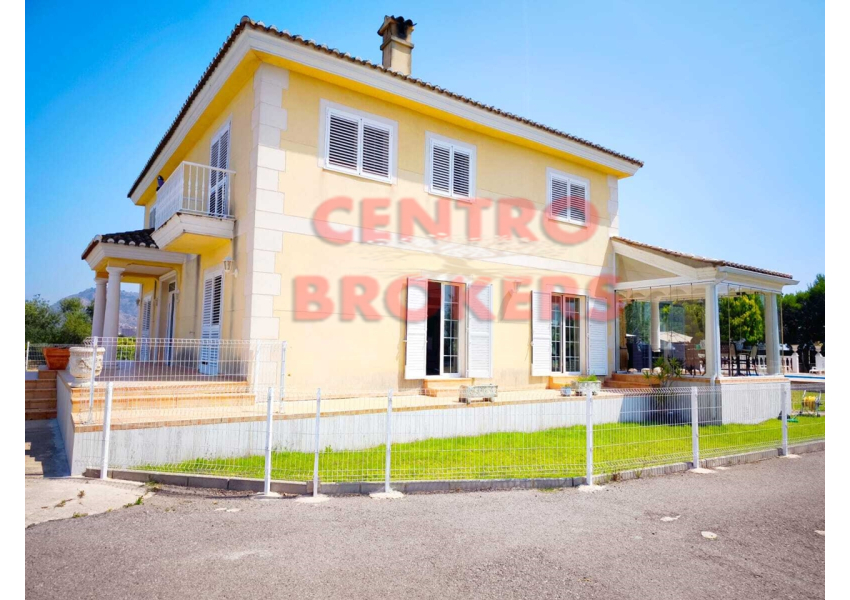 Wyjątkowa willa z basenem w Cullera blisko jeziora i morza